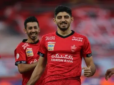 ویدئو: گل زیبایی مهدی ترابی به گل گهر سیرجان