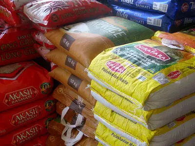 افزایش ۲۵ درصدی قیمت برنج هندی/ دولت برای شکستن حباب قیمتی، برنج‌های وارداتی را از گمرک ترخیص کند