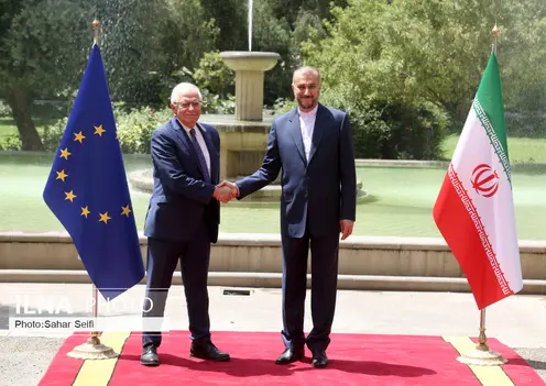 Top EU diplomat meets with Iranian FM