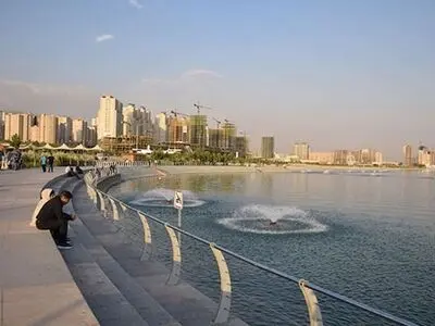 انسداد بخشی از معبر شرقی دریاچه شهدای خلیج فارس به دلیل نشتی لوله آب 