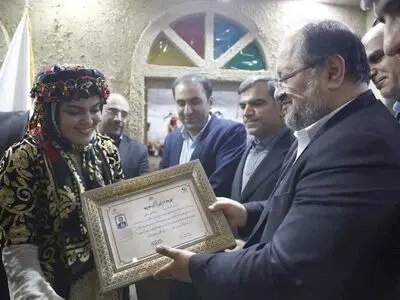 رونمایی از کارت جدید بیمه‌شدگان صندوق کشاورزان، روستائیان و عشایر