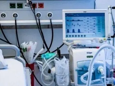 مؤسسة الابحاث العلمیة والصناعیة تختبر جهاز التنفس الاصطناعی