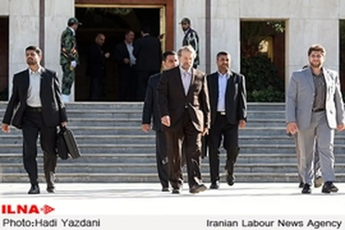 رییس مجلس وارد همدان شد