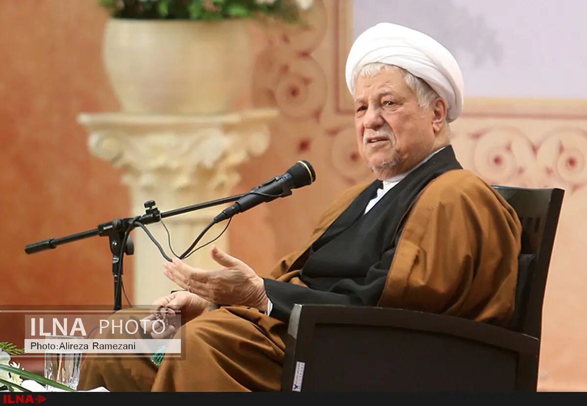 برخی به اسم انقلابی‌گری سفارت‌خانه‌ آتش می‌زنند و مردم را از حج محروم می‌کنند