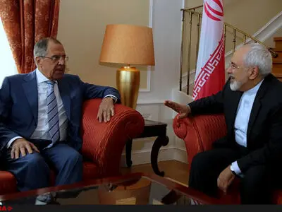 مشاورات هاتفیة بین ظریف ولافروف