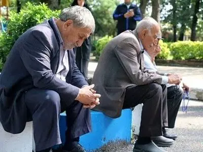 افزایش ۳۸ درصدی حقوق بازنشستگان تاثیری در قدرت خرید آنها ندارد