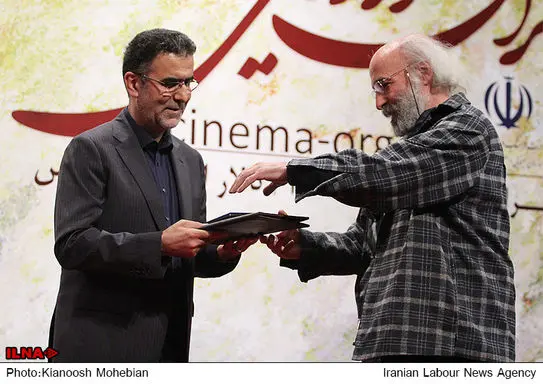 تقدیر ویژه حجت الله ایوبی از کیانوش عیاری به عنوان مرد اخلاق و ادب سینما