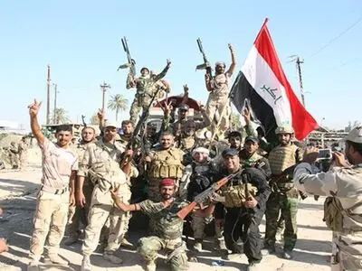 کباب شدن عنصر داعشی توسط حشد الشعبی + ویدئو (۱۸+)