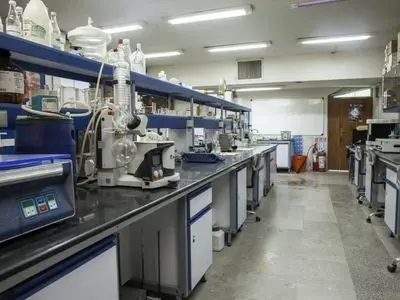 انجام 240 مورد بازرسی و نظارت بر آزمایشگاه‌های استان مرکزی در سال 1404