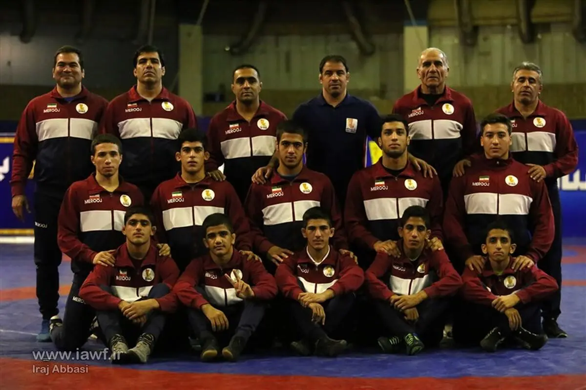تیم ملی کشتی آزاد نوجوانان دیروز راهی بلغارستان شد
