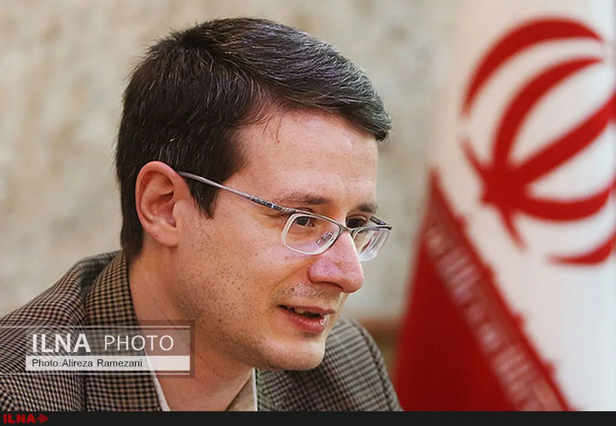 حکومت شوروی طنز را از رونق انداخت