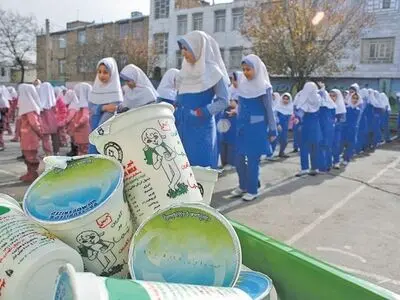 توزیع یک میلیون و ۵۰۰ هزار پاکت شیر در ۲ هزار و ۶۰۰ مدرسه ابتدایی لرستان