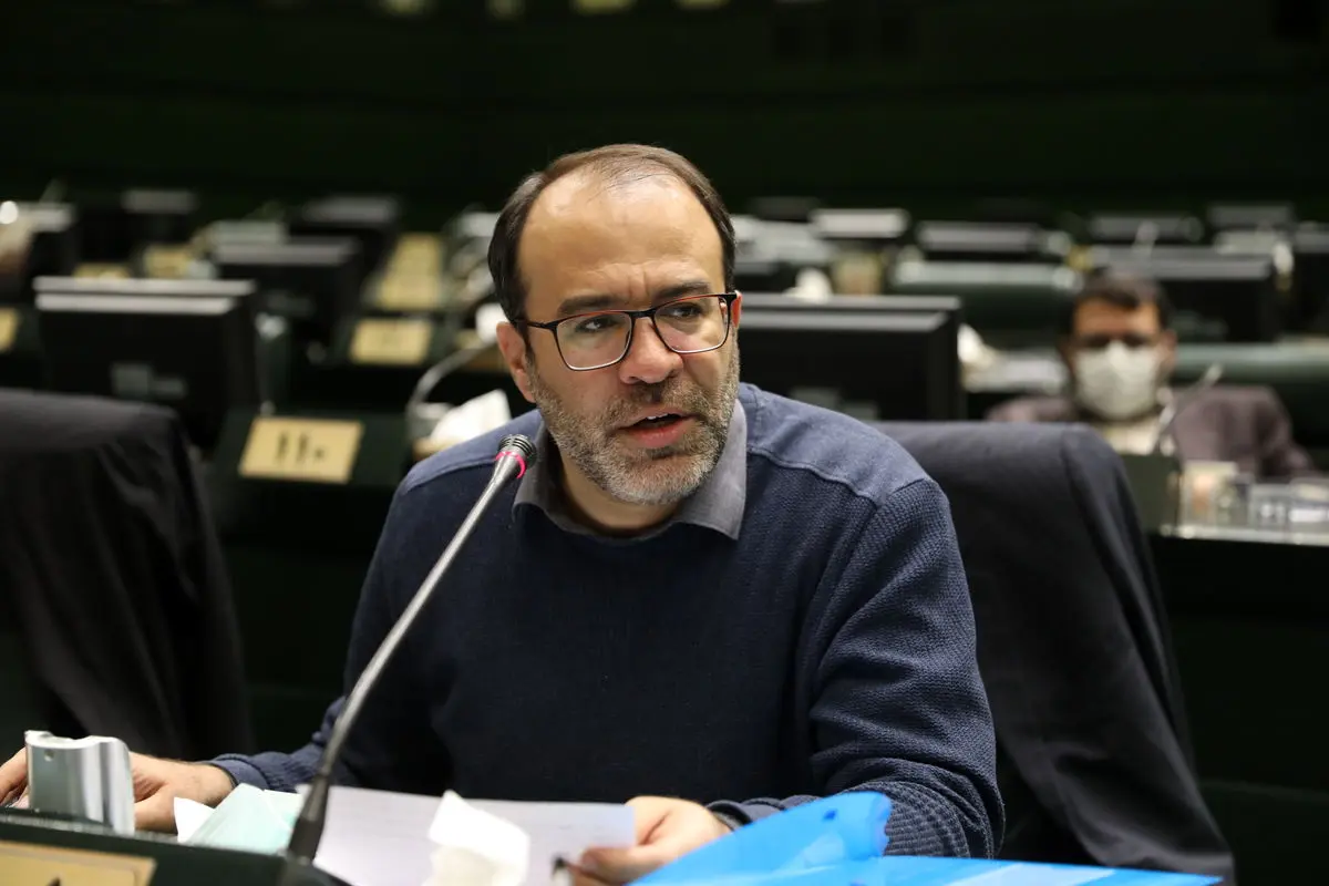 انتقاد از عملکرد سازمان محیط‌زیست در رابطه با کنترل و کاهش آلودگی هوای اصفهان