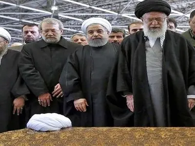 الرئیس روحانی: رفسنجانی کان الساعد القوی لقائد الثورة 