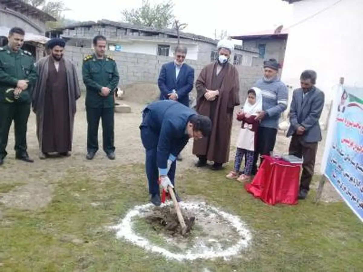 کلنگ‌زنی‌ ساخت پنج واحد مسکن مددجویان در آستارا