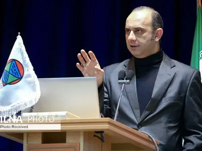  ویژگی‌های مشترک انسان امروز و نئاندرتال‌ها/ از گردنبند دندان گرگ تا نظریه تکامل انسان/ رژیم غذایی ایرانی‌ها ۸ هزار سال است که تغییر نکرده/ کار با باستان‌شناسان خارجی مانند راه رفتن روی لبه شمشیر است