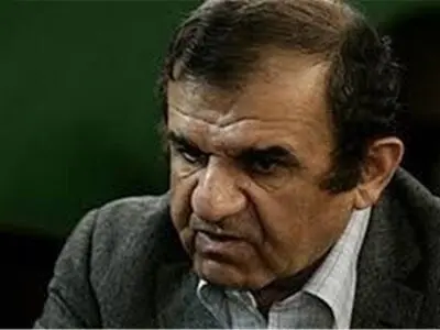 بی‌نیاز یک تن بود اما همچون یک نهاد فرهنگی عمل می‌کرد