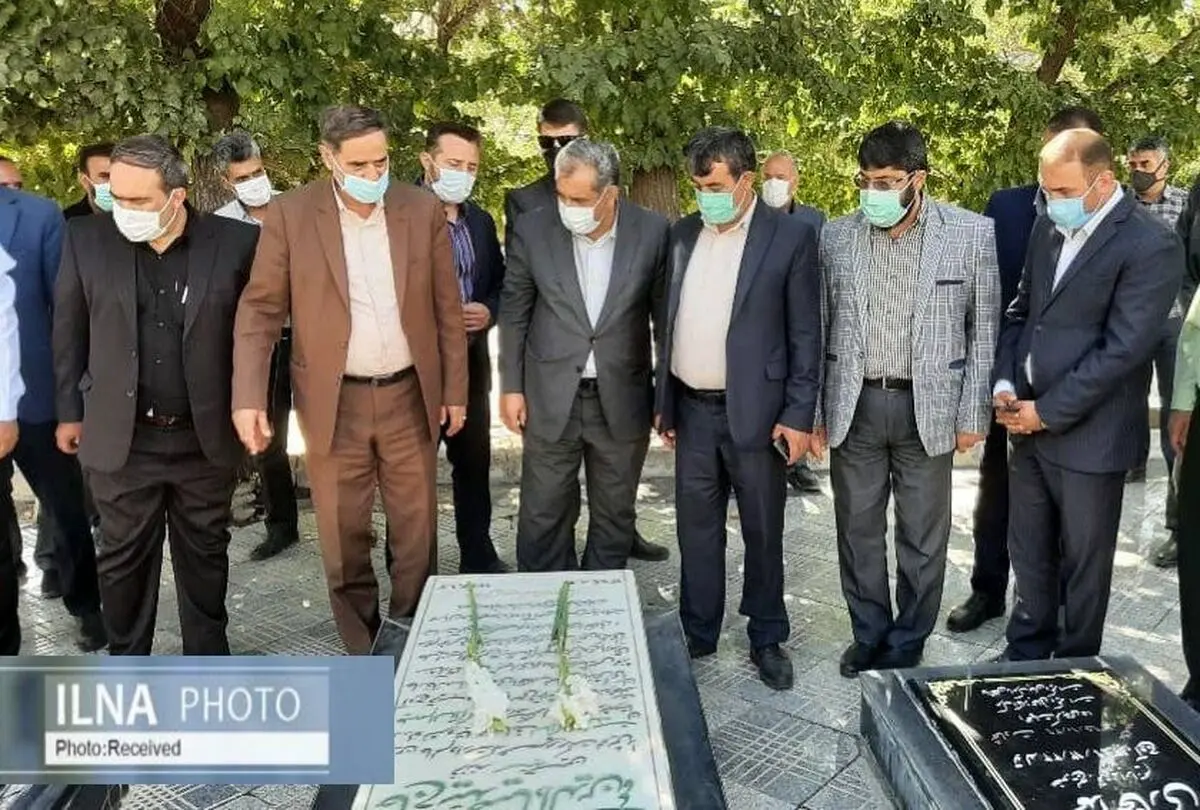 ادای احترام استاندار قزوین به مقام شهدای آوج
