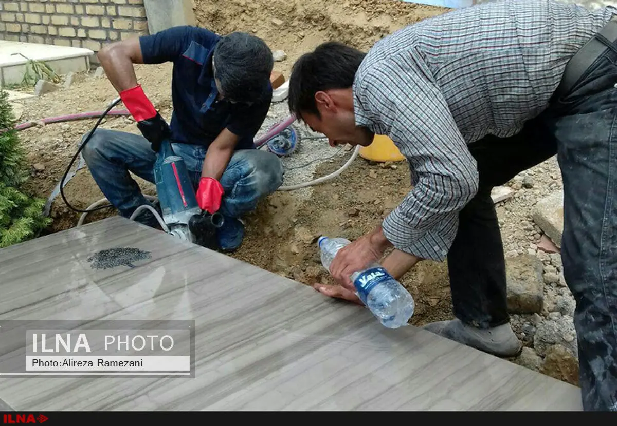 سنگ مزار عباس کیارستمی نصب شد+عکس