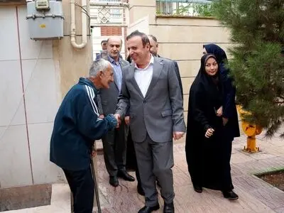 بازدید استاندار قزوین از مرکز جامع توانبخشی و نگهداری سالمندان خانه پدربزرگ‌ها