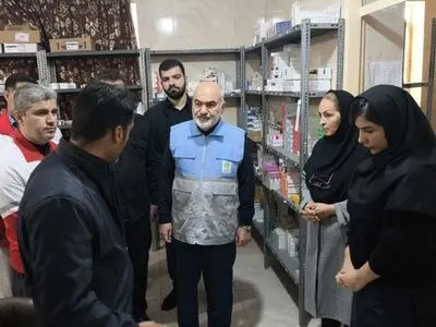 بازدید استاندار خوزستان از کمپ‌های اسکان زلزله‌زدگان گلگیر/تاکید پزشکیان بر رفع سریع خسارات ناشی از زلزله
