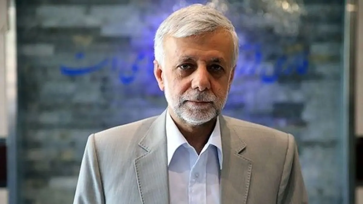 محسن رضایی در تیم اقتصادی دولت خودش را بالاتر از مخبر می‌داند/  در مسائل سیاسی و اقتصادی جزیره‌ای فکر می‌شود/ سردرگمی‌ در دولت موجب شده وضعیت آینده نامشخص باشد