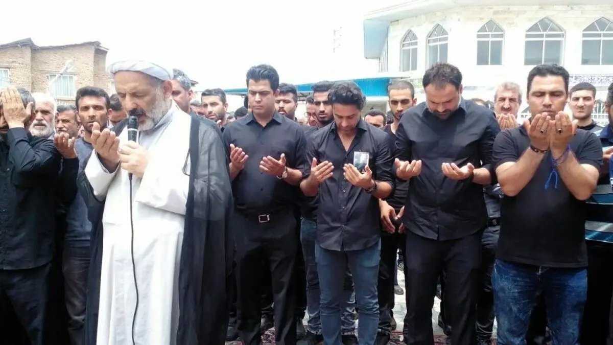 پیش از تجمع بزرگ میدان فاطمی/ لطفا با فرهاد مجیدی سلفی نگیرید!