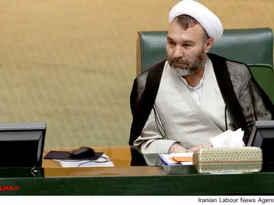 با عوامل بر‌هم زننده نظم مراسم سالگرد امام و سخنرانی رییس‌جمهور برخورد شود
