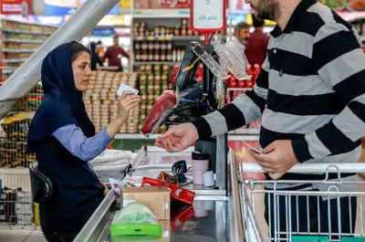 انصراف کارگران از بیمه تکمیلی به دلیل هزینه‌های سنگین/ کارگران از شهرها اخراج شده‌اند!