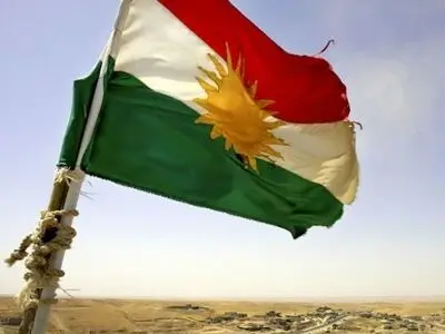 ویدئو/ لحظه پایین کشیدن پرچم اقلیم کردستان در کرکوک توسط نظامیان عراق