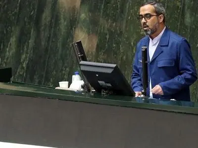 مقامات ارشد اقتصادی دولت کاسه چه کنم دست گرفته‌اند و در جلسات تلفیق وحشت در دل نمایندگان می‌اندازند