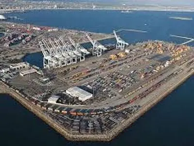 چابهار؛ در مسیر مهم تجارت جهانی/ قابلیت‌های بندر چابهار در دنیا اثبات شده است  