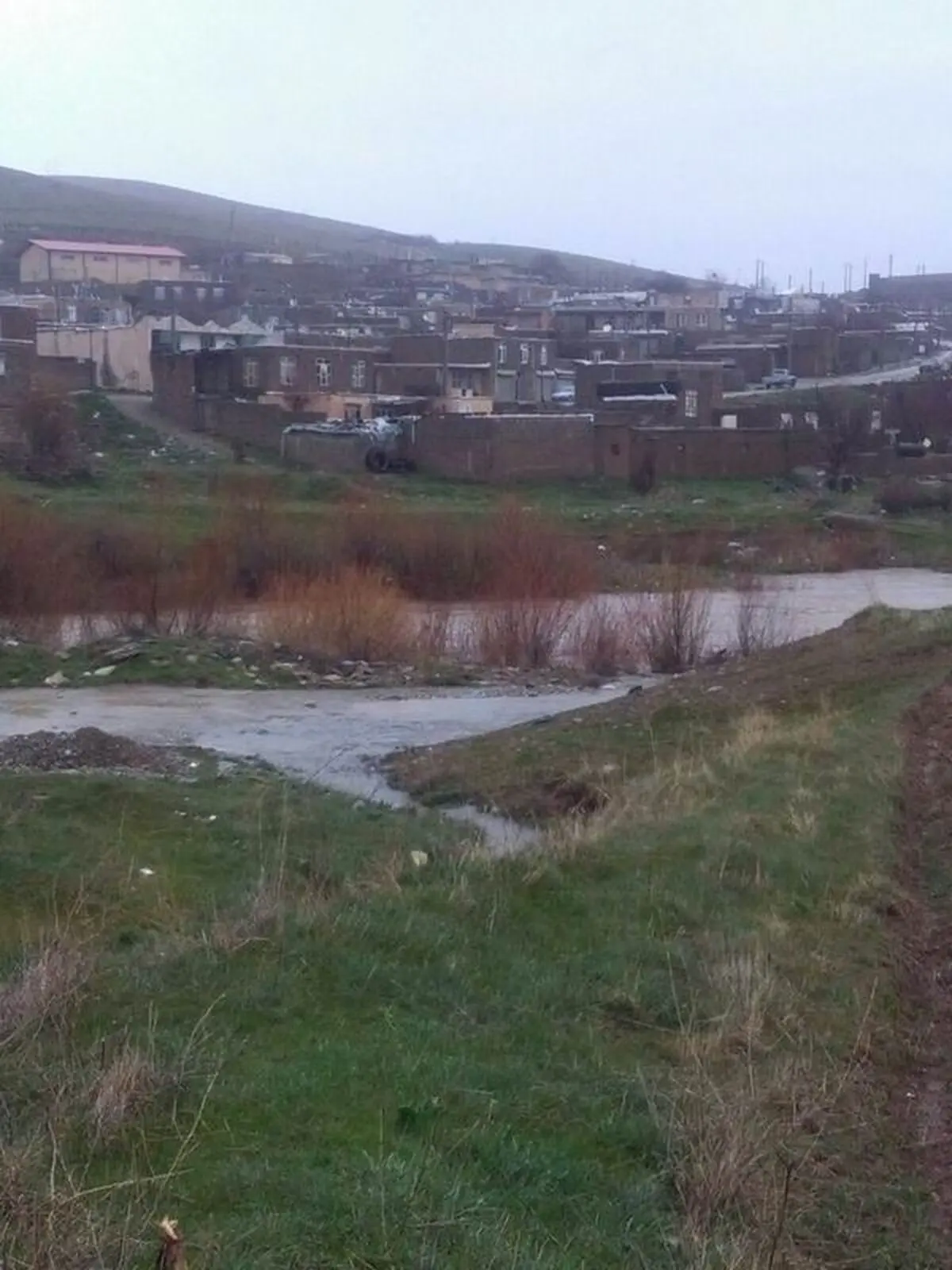 تخلیه اضطراری تعدادی از منازل روستای میرده در شهرستان سقز