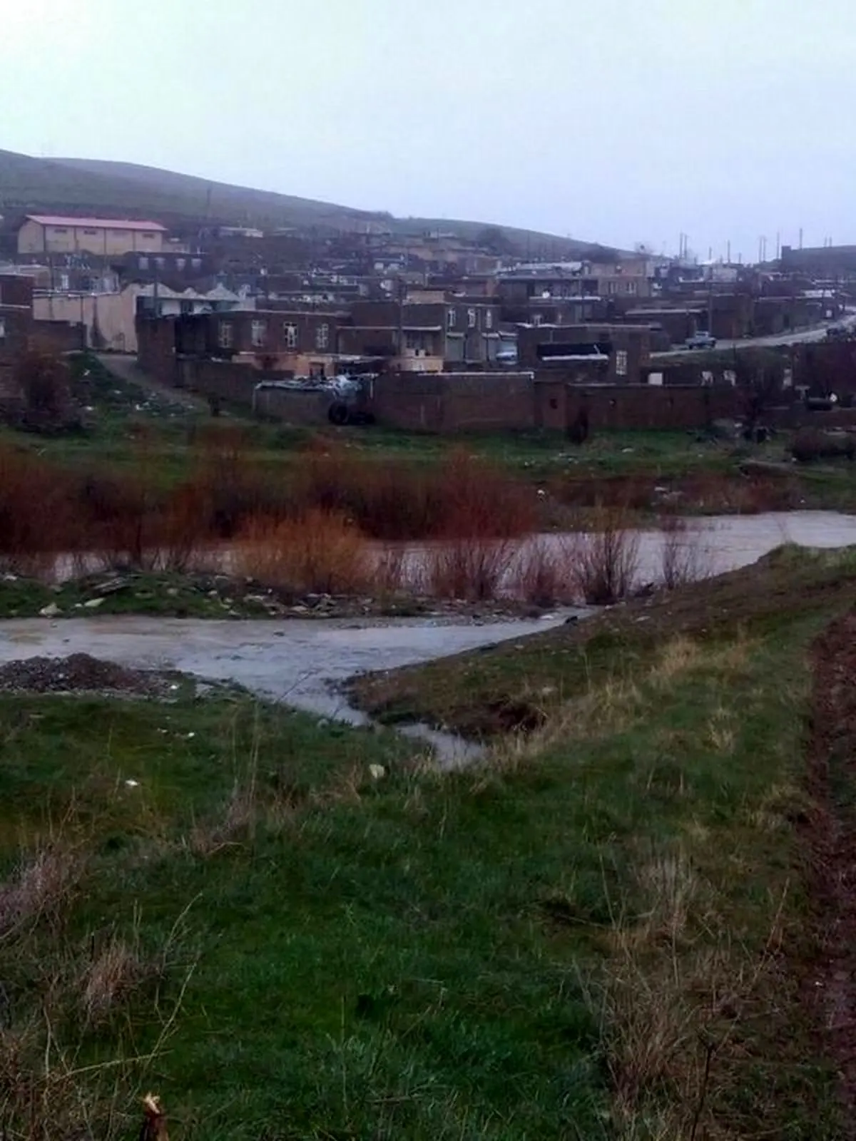 تخلیه اضطراری تعدادی از منازل روستای میرده در شهرستان سقز