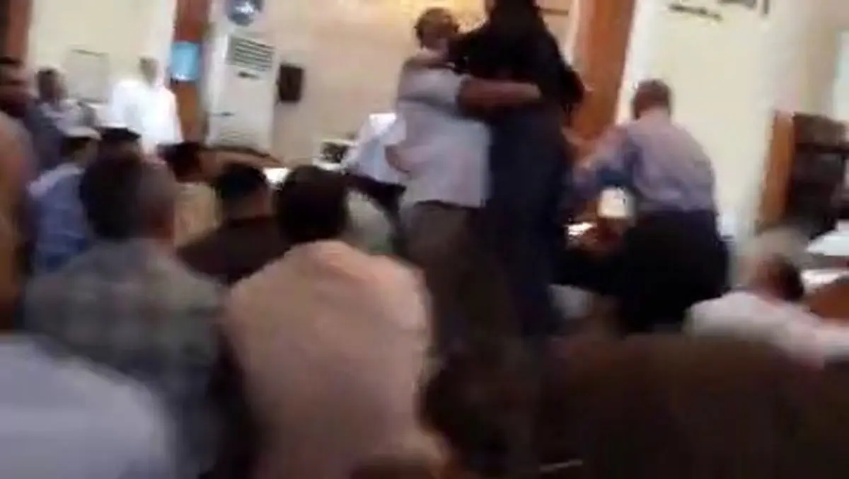 یک کودک فلسطینی تبار در یکی از مساجد اردن، از کشورهایی که در جنگ با اسرائیل به فلسطین کمک کردند تشکر می‌کند + فیلم