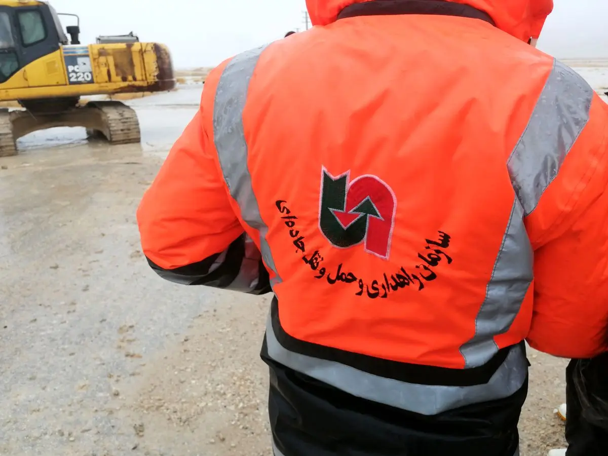 مسیر روستایی سمنتوج و بلبلی در علامرودشت لامرد براثر بارندگی شب گذشته مسدود شد