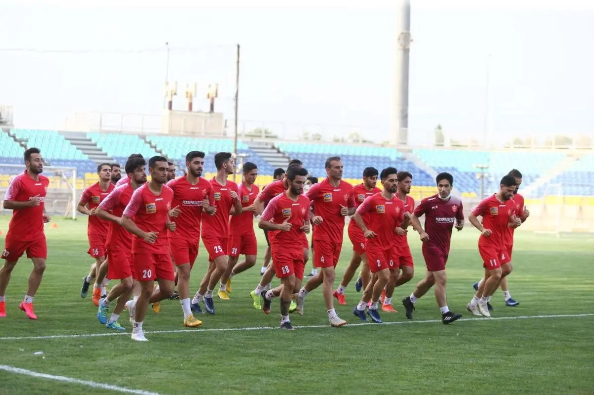 گردم کردن بازیکنان پرسپولیس پیش از شروع بازی
