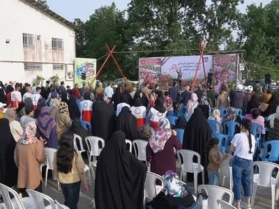 گزارش تصویری اولین جشنواره فرهنگی برداشت محصولات کشاورزی با معرفی توت فرنگی پیربازار