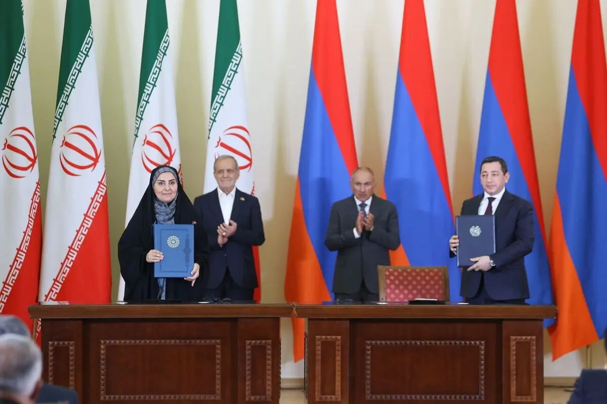 امضا تفاهم‌نامه همکاری مشترک میان وزیر راه و شهرسازی ایران و رئیس کمیته شهرسازی ارمنستان