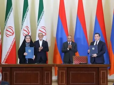 امضا تفاهم‌نامه همکاری مشترک میان وزیر راه و شهرسازی ایران و رئیس کمیته شهرسازی ارمنستان