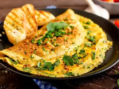 طرز تهیه املت اسپانیایی با شیر ؛ صبحانه ای مقوی و خوشمزه 