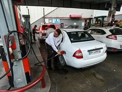 کاهش محدودیت سوخت‌گیری در ١٥ جایگاه پر ازدحام تهران اجرا شد