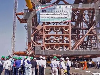 Iran starts moving giant platform to South Pars gas field