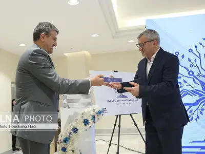 نشست رونمایی از گزارش 1403 شرکت صنایع تولیدی کروز