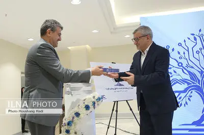 نشست رونمایی از گزارش 1403 شرکت صنایع تولیدی کروز