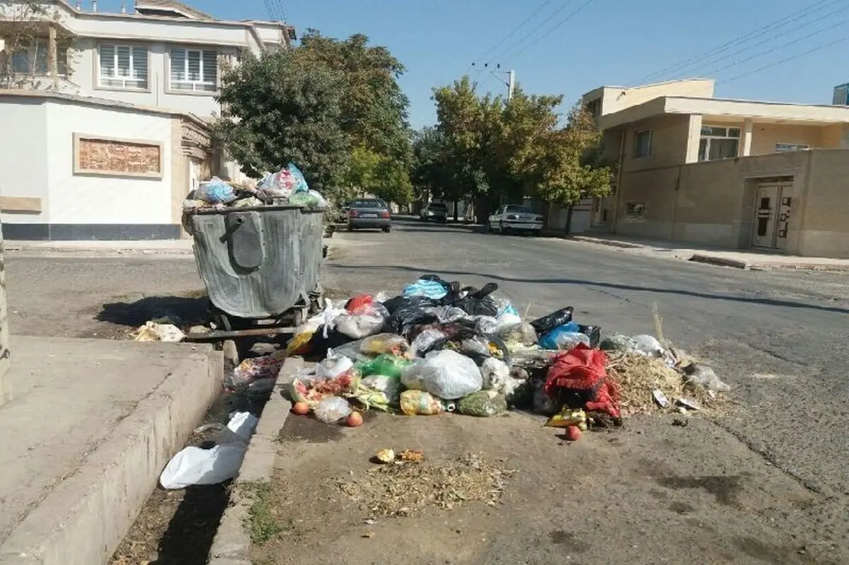  اعتراض کارگران شهرداری با تحریک پیمانکاران زیاده‌خواه در حال انجام است/ کارگران حقوق معوقه ندارند
