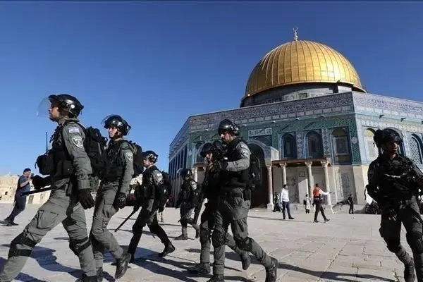 Zionist settlers raid Al-Aqsa Mosque once again