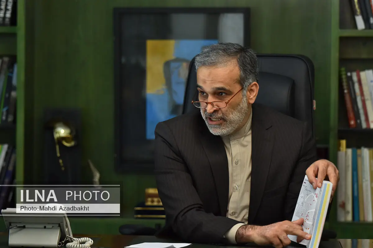 هنر «ایرانی‌اسلامی» اولویت‌مان برای حضور در رویدادهای خارجی است/ اگر به «N. F. T» نپردازیم؛ عقب می‌مانیم/ نظارت بر «حراج ملی» و «حراج تهران» به عهده ارشاد نیست