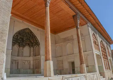 ​اسناد مالکیت بناها و اراضی تاریخی فارس صادر شد/از خانه‌های تاریخی تا حریم تخت جمشید