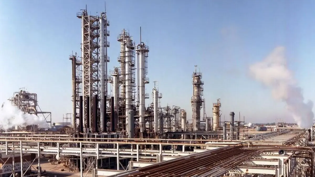 آتش‌سوزی در پتروشیمی آبادان/ کارگران آسیب ندیدند
